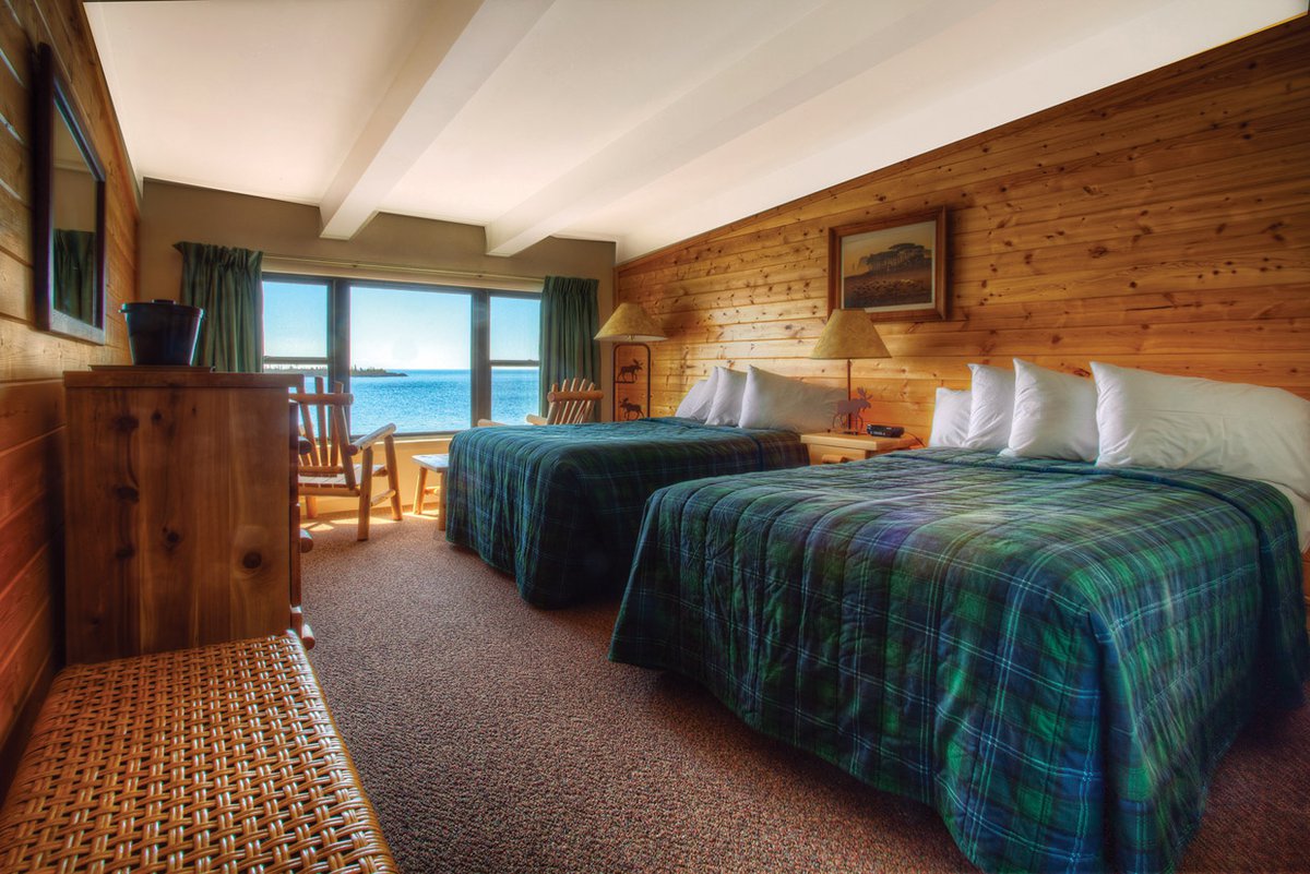 On Isle Royale Indoor Comfort Means Rock Harbor Lodge Lake