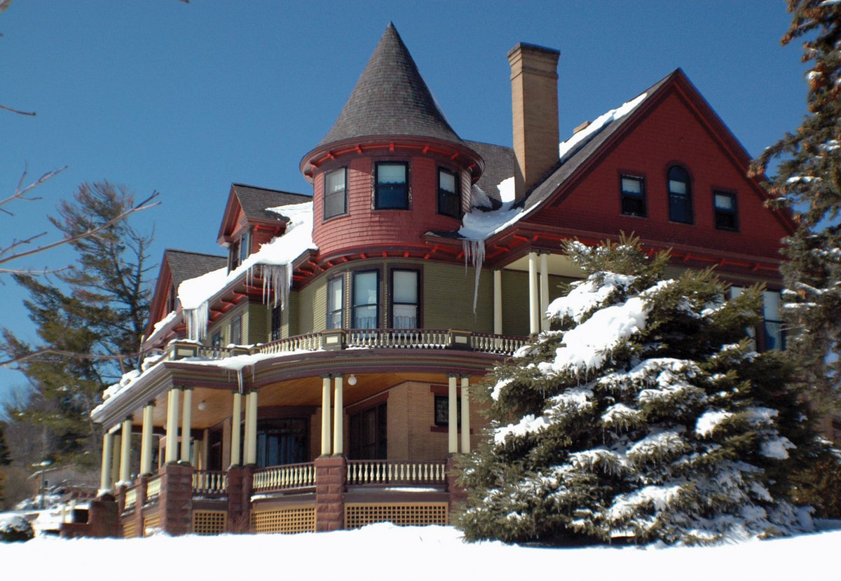 Finding The Perfect Romantic Winter Getaway Lake Superior Magazine